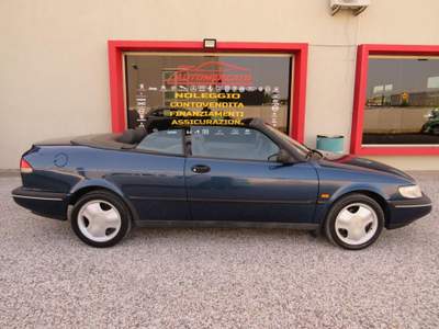 Saab 900