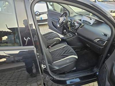 Lancia Ypsilon Ypsilon III  1.2 Opening edition 69cv NEOPATENTATI OK Nero usata Milano