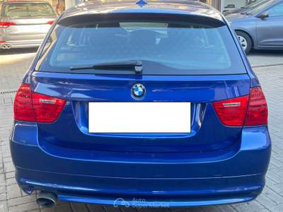BMW Serie 3 320d 320D STATION WAGON - CAMBIO AUTOM MOTORE KM 120000 Blu/Azzurro usata Varese