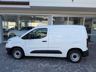 Toyota Proace 1.2 110cv s&s PC 4p. ACTIVE UNICO PROPRIETARIO BELLISSIMO Bianco usata Cesano Maderno