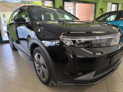Opel Grandland 1.2 hybrid Edition 145cv e-dcs6 Nero usata Calco