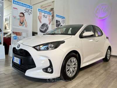 Toyota Yaris N1 1.5 Hybrid 5 porte Business Autocarro Bianco usata Roma