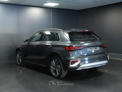 Audi A3 A3 allstreet 2.0 tdi Identity Contrast 150cv s-tronic Grigio usata Piombino Dese