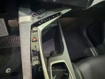 Peugeot 5008 5008 1.2 hybrid Allure 145cv 7p.ti e-dcs6 Bianco usata Piombino Dese