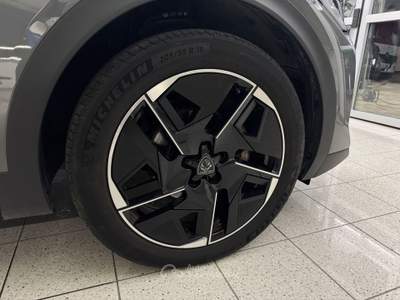 Peugeot 408 408 1.2 hybrid GT 145cv e-dsc6 Grigio usata Piombino Dese