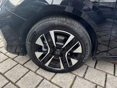 Peugeot 208 208 1.2 hybrid Allure 145cv e-dcs 6 Nero usata Piombino Dese