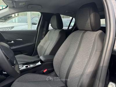 Peugeot 208 208 1.2 hybrid Allure 145cv e-dcs 6 Nero usata Piombino Dese