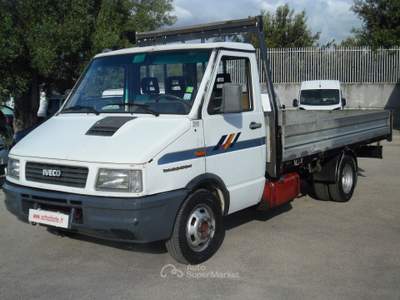 Iveco Daily 35.12 TDI PASSO LUNGO Bianco usata Qualiano