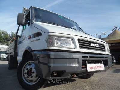 Iveco Daily 35.12 TDI PASSO LUNGO Bianco usata Qualiano