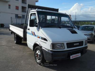Iveco Daily 35.12 TDI PASSO LUNGO Bianco usata Qualiano