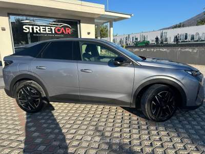 Peugeot 3008 benzina-Hybrid 136 CV e-DCS7 Allure Essence Argento usata Sant'Anastasia