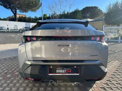 Peugeot 3008 benzina-Hybrid 136 CV e-DCS7 Allure Essence Argento usata Sant'Anastasia
