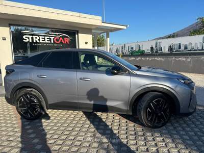 Peugeot 3008 benzina-Hybrid 136 CV e-DCS7 Allure Essence Argento usata Sant'Anastasia