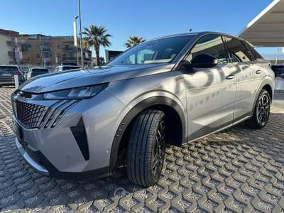 Peugeot 3008 benzina-Hybrid 136 CV e-DCS7 Allure Essence Argento usata Sant'Anastasia