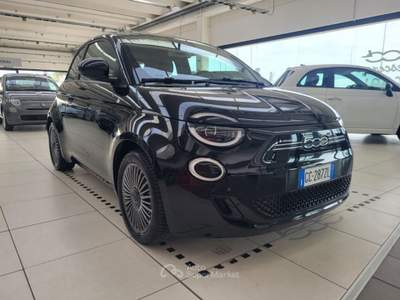 Fiat 500 Icon Berlina 42 kWh accessoriata LED ecc Nero usata Vignola