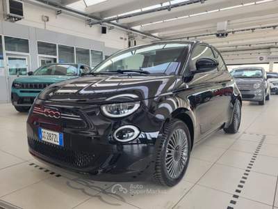 Fiat 500 Icon Berlina 42 kWh accessoriata LED ecc Nero usata Vignola