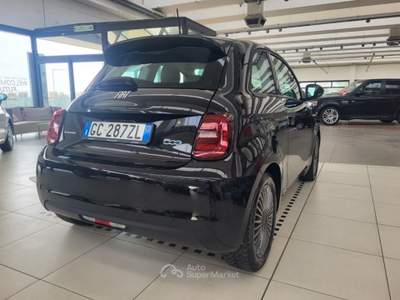 Fiat 500 Icon Berlina 42 kWh accessoriata LED ecc Nero usata Vignola