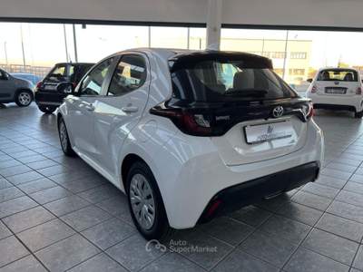 Toyota Yaris 1.5 Hybrid 5 porte BS- Retrocamera-Navi-ClAut-sed  Bianco usata Vignola