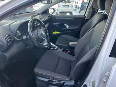 Toyota Yaris 1.5 Hybrid 5 porte BS- Retrocamera-Navi-ClAut-sed  Bianco usata Vignola