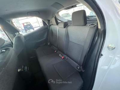 Toyota Yaris 1.5 Hybrid 5 porte BS- Retrocamera-Navi-ClAut-sed  Bianco usata Vignola