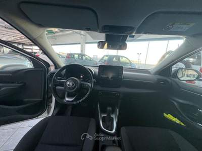 Toyota Yaris 1.5 Hybrid 5 porte BS- Retrocamera-Navi-ClAut-sed  Bianco usata Vignola