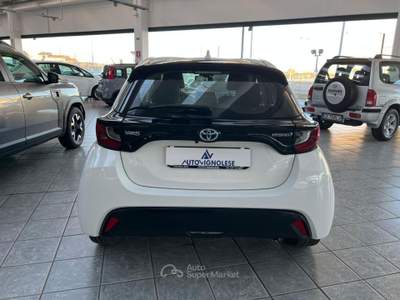 Toyota Yaris 1.5 Hybrid 5 porte BS- Retrocamera-Navi-ClAut-sed  Bianco usata Vignola