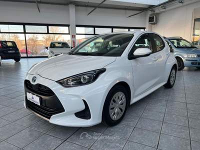 Toyota Yaris 1.5 Hybrid 5 porte BS- Retrocamera-Navi-ClAut-sed  Bianco usata Vignola