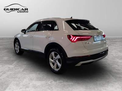 Audi Q3 35 2.0 TDI Business Advanced Bianco usata Lucca