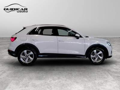 Audi Q3 35 2.0 TDI Business Advanced Bianco usata Lucca