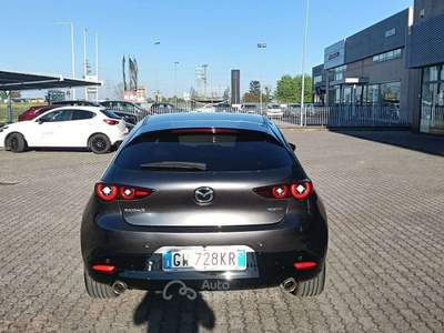 Mazda 3 3 IV 5 porte 5p 2.0 m-hybrid 186cv 6MT FWD Takumi SUNR RLOP Grigio usata Liscate