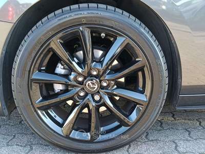Mazda 3 3 IV 5 porte 5p 2.0 m-hybrid 186cv 6MT FWD Takumi SUNR RLOP Grigio usata Liscate
