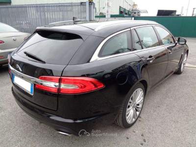 Jaguar XF Sportbrake 2.2 D 200 CV Premium Luxury Nero usata San Giuliano Milanese