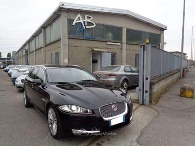 Jaguar XF Sportbrake 2.2 D 200 CV Premium Luxury Nero usata San Giuliano Milanese
