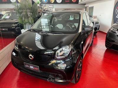 Smart ForFour PASSION FOR FOUR 70 1.0 TETTO PANORAMICO OK NEOPATENTATI Nero usata Pesaro