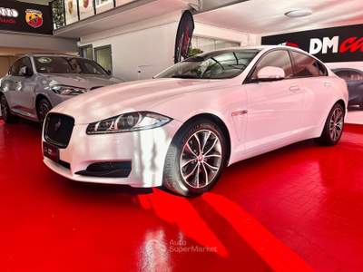 Jaguar XF 2,2 D LUXURY 190CV PELLE TOTALE NAVIGATORE CERCHI CAMBIO AUTOMATICO Bianco usata Pesaro