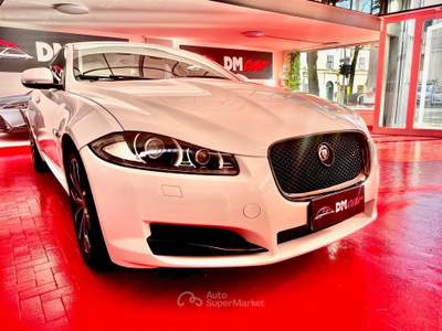 Jaguar XF 2,2 D LUXURY 190CV PELLE TOTALE NAVIGATORE CERCHI CAMBIO AUTOMATICO Bianco usata Pesaro