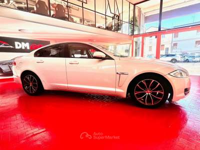 Jaguar XF 2,2 D LUXURY 190CV PELLE TOTALE NAVIGATORE CERCHI CAMBIO AUTOMATICO Bianco usata Pesaro