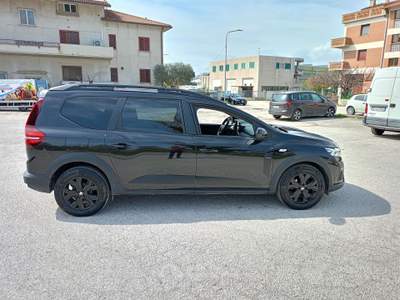 Dacia Jogger Extreme 26000 km in garanzia fino 10/2027 tagliandi già pagati Nero usata Falcinara