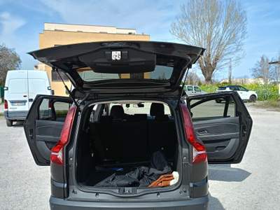 Dacia Jogger Extreme 26000 km in garanzia fino 10/2027 tagliandi già pagati Nero usata Falcinara