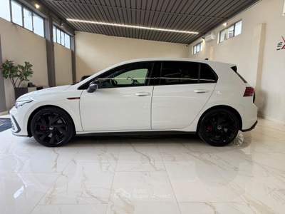 Volkswagen Golf 8 245CV Bianco usata Latina