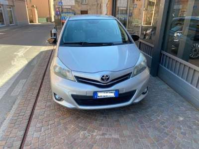 Toyota Yaris 1.4 d-4d 5 Porte Style Argento usata Como