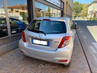 Toyota Yaris 1.4 d-4d 5 Porte Style Argento usata Como