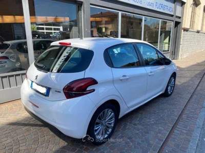 Peugeot 208 1.6 Bluehdi Active 5 Porte 75cv Bianco usata Como