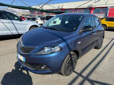 Lancia Ypsilon  - ypsilon 1.0 firefly hybrid gold plus s&s 70cv 5p.ti Blu/Azzurro usata Biella