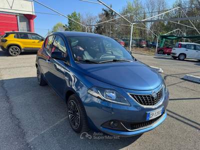 Lancia Ypsilon  - ypsilon 1.0 firefly hybrid gold plus s&s 70cv 5p.ti Blu/Azzurro usata Biella
