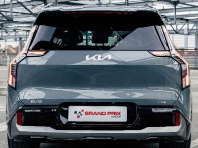 Kia EV9 Dual Motor 99,8 kWh AWD GT-line Verde usata Castenaso