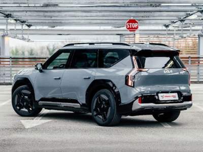 Kia EV9 Dual Motor 99,8 kWh AWD GT-line Verde usata Castenaso