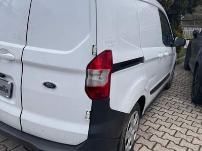 Ford Courier 1.5 75CV 2018 Bianco usata Campobasso