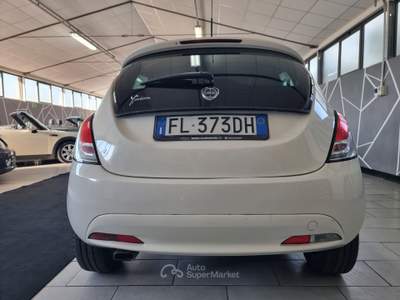 Lancia Ypsilon Neopatentati GPL Bianco usata larciano