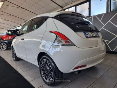 Lancia Ypsilon Neopatentati GPL Bianco usata larciano
